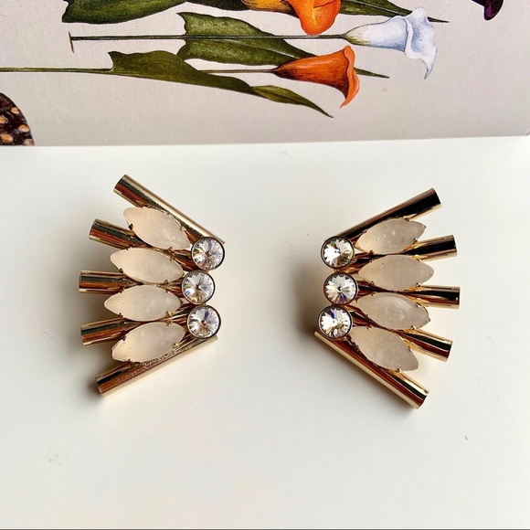 Vintage gold tone & glass fan shaped clip-ons - Picture 1 of 6